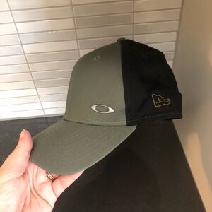 Oakley New Era fitted men’s baseball hat